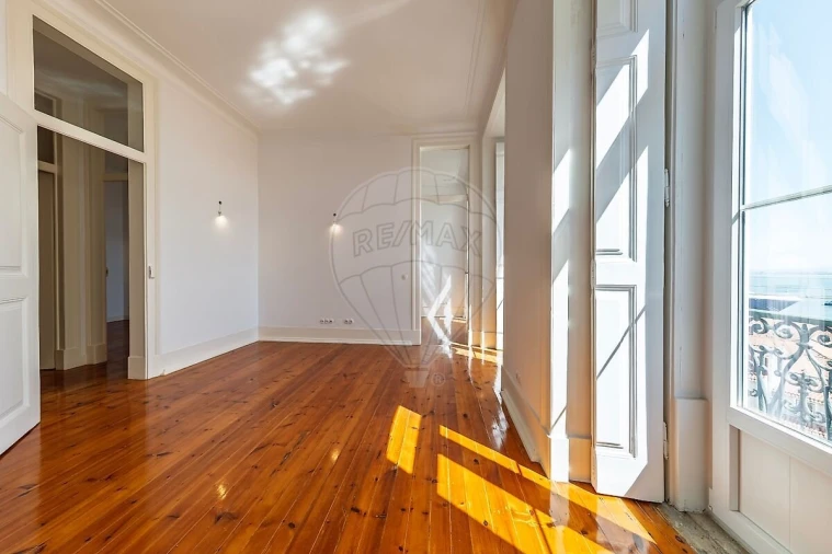 Apartamento T3 para Venda em Santa Maria Maior Foto 4