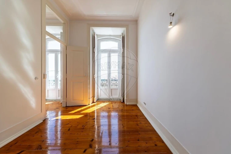 Apartamento T3 para Venda em Santa Maria Maior Foto 9