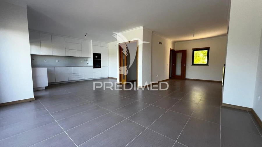 Moradia T3 para Venda em Guia Foto 7