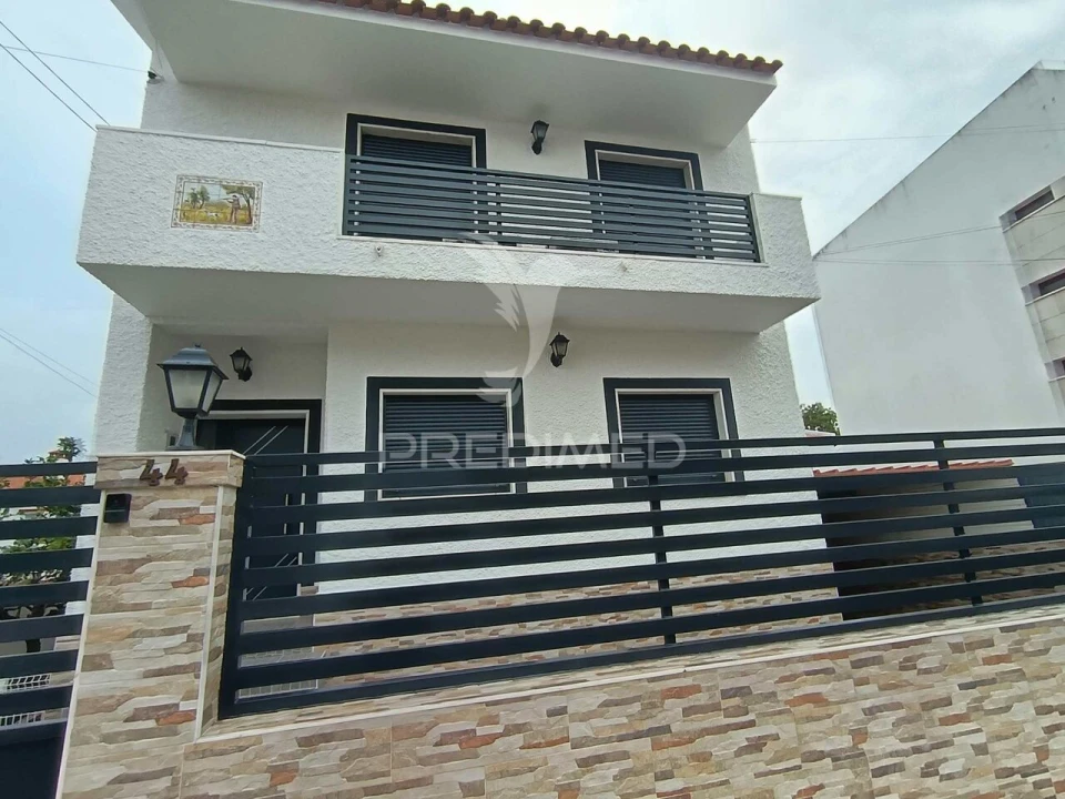 Moradia T4 para Venda em Caia, São Pedro e Alcáçova Foto 2