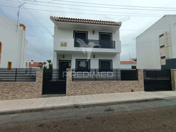 Moradia T4 para Venda em Caia, São Pedro e Alcáçova