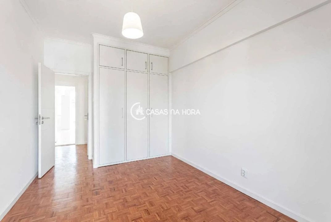 Apartamento T2 para Venda em Alfragide Foto 11