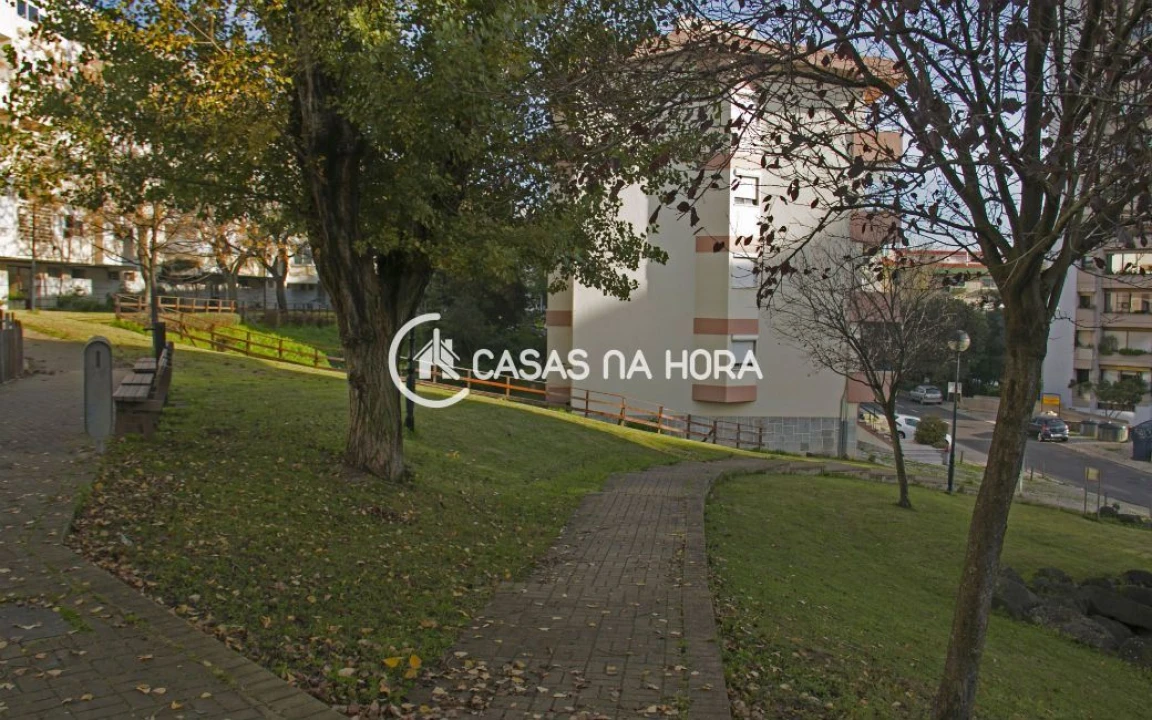 Apartamento T2 para Venda em Alfragide Foto 25