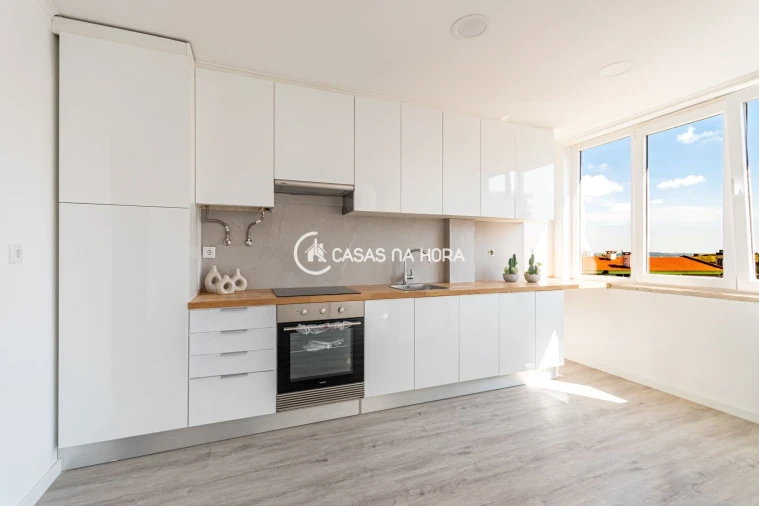 Apartamento T2 para Venda em Alfragide Foto 5