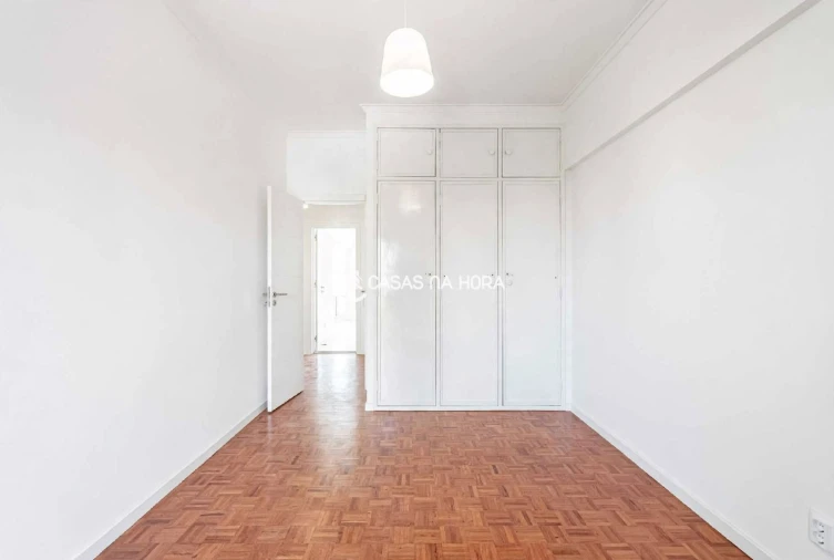 Apartamento T2 para Venda em Alfragide Foto 10