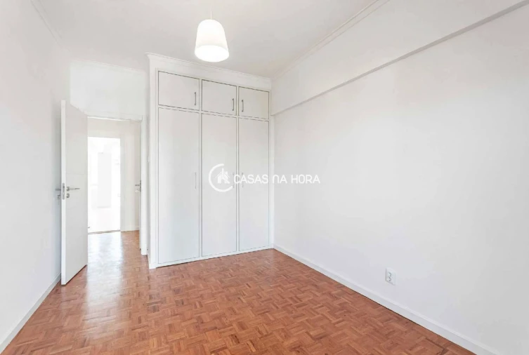 Apartamento T2 para Venda em Alfragide Foto 11