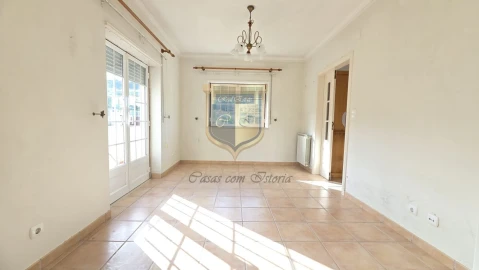 Moradia T4 para Venda em Santa Maria, São Pedro e Matacães