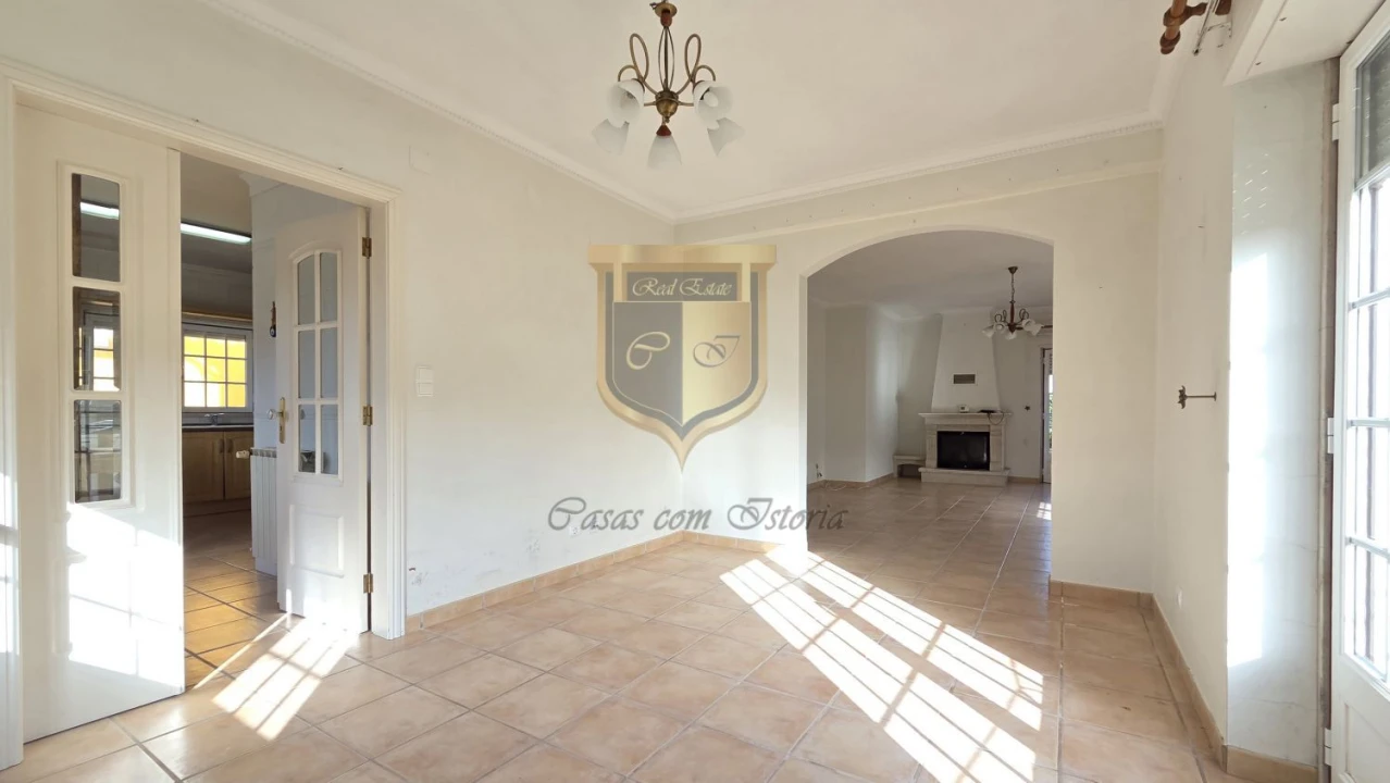 Moradia T4 para Venda em Santa Maria, São Pedro e Matacães Foto 11