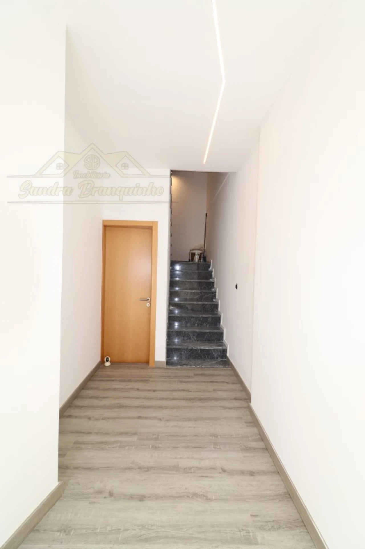 Apartamento T2 para Venda em Ramalhal Foto 2