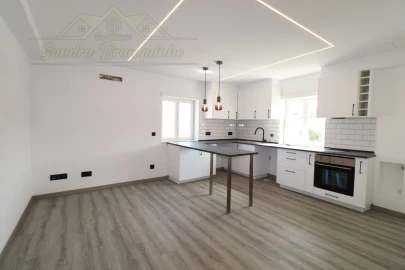 Apartamento T2 para Venda em Ramalhal