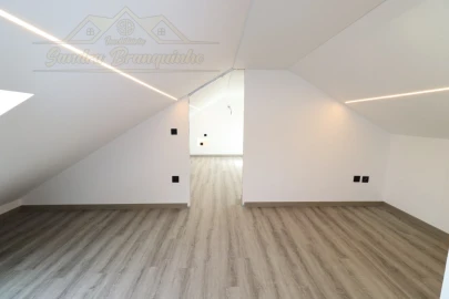 Apartamento T2 para Venda em Ramalhal