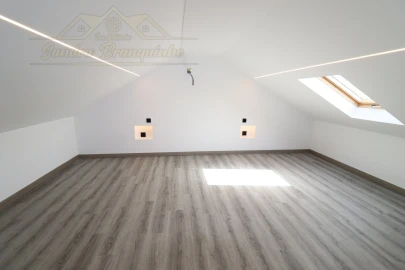 Apartamento T2 para Venda em Ramalhal