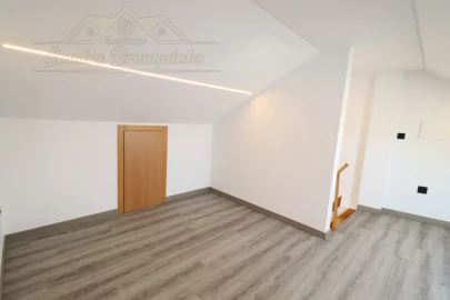 Apartamento T2 para Venda em Ramalhal