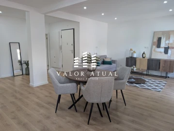 Apartamento T3 para Venda em Benfica