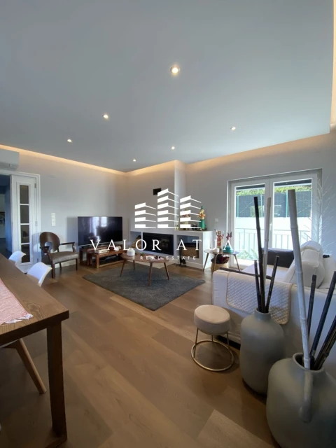 Moradia T5 para Venda em Carnaxide e Queijas