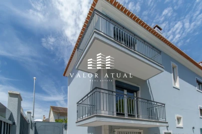 Moradia T5 para Venda em Carnaxide e Queijas