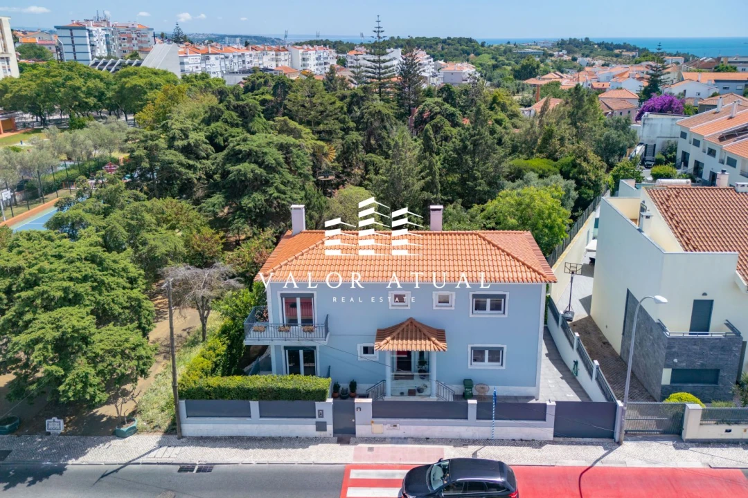 Moradia T5 para Venda em Carnaxide e Queijas Foto 1