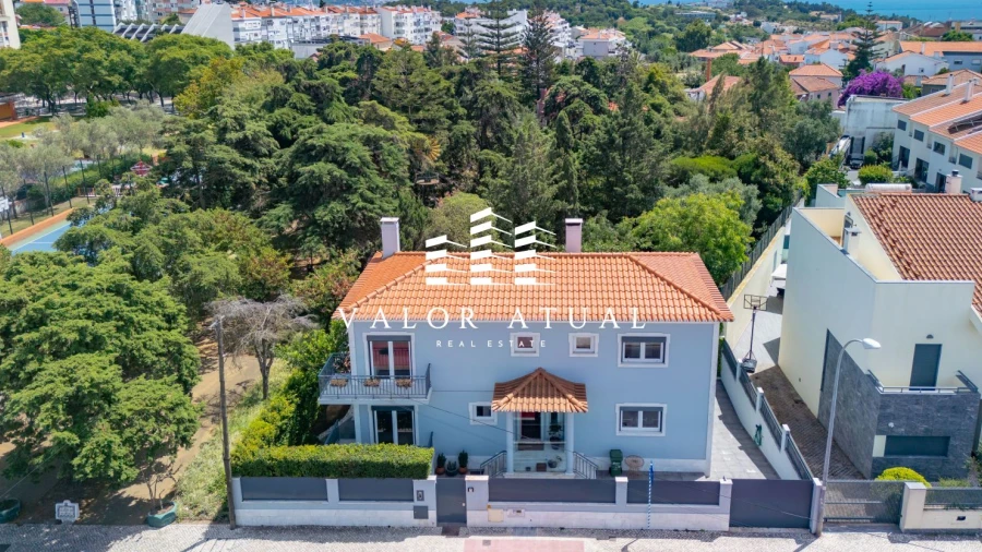 Moradia T5 para Venda em Carnaxide e Queijas