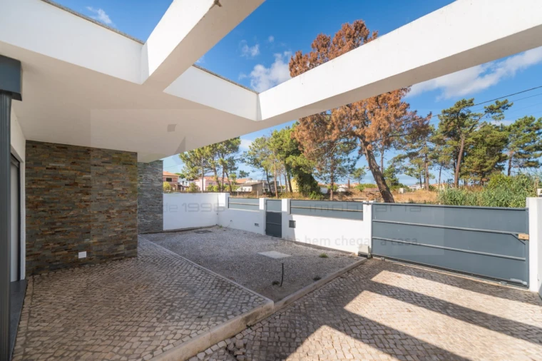 Moradia T4 para Venda em Fernao Ferro Foto 61
