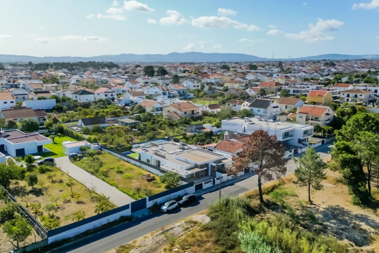 Moradia T4 para Venda em Fernao Ferro Foto 62