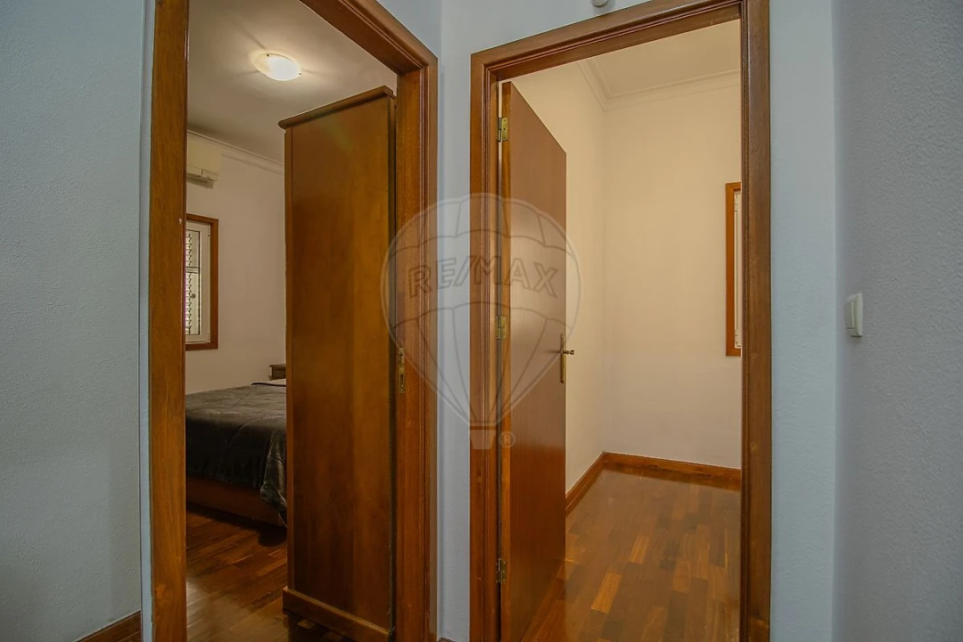 Apartamento T2 para Venda em Mafamude e Vilar do Paraíso Foto 4