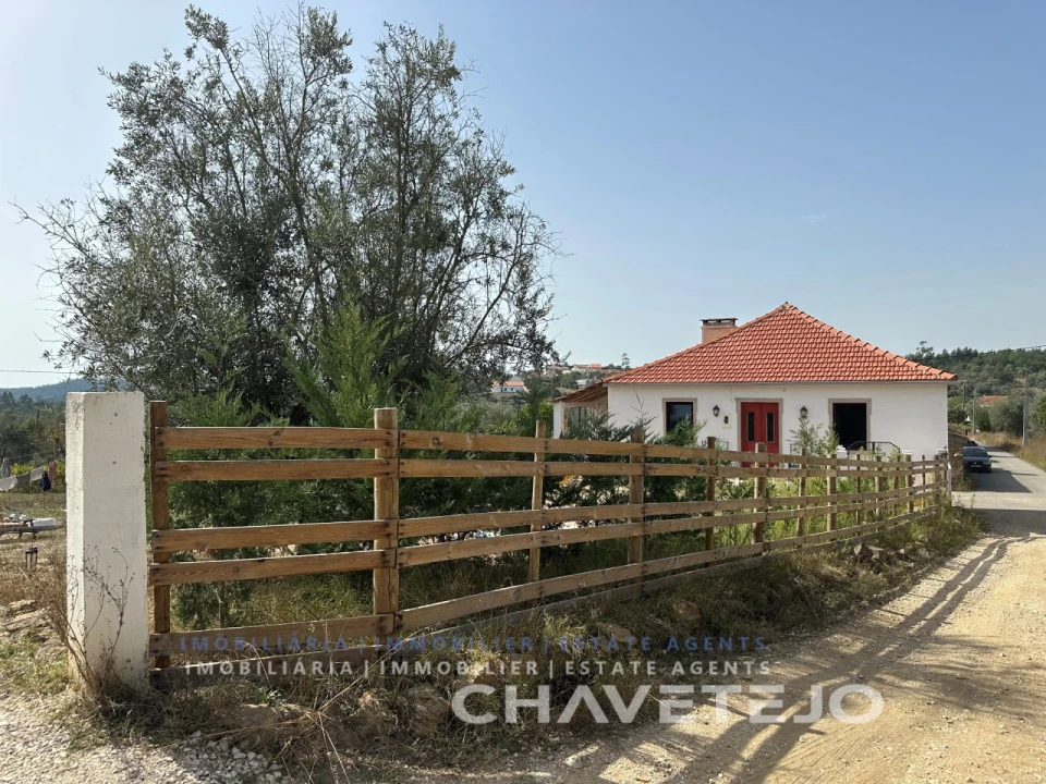 Quinta T4 para Venda em Serra e Junceira Foto 1
