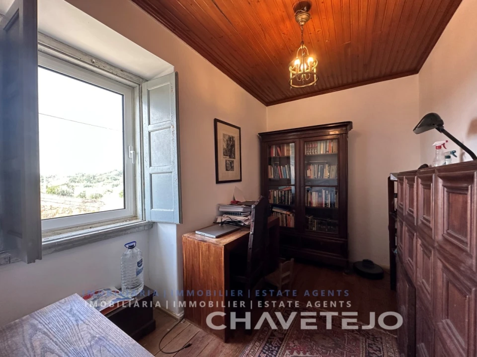 Quinta T4 para Venda em Serra e Junceira Foto 16