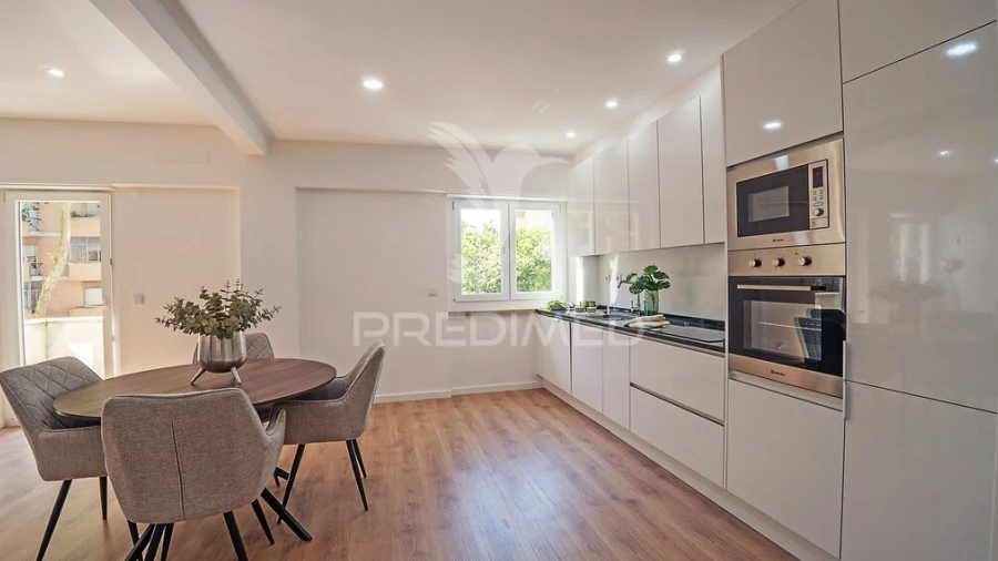 Apartamento T3 para Venda em Benfica