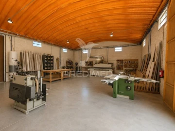 Armazém para Venda em Muge