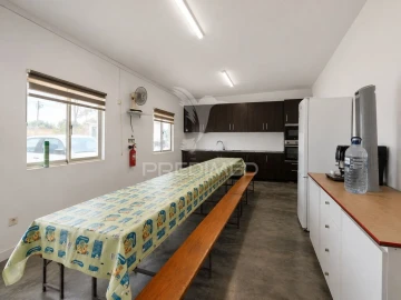 Armazém para Venda em Muge