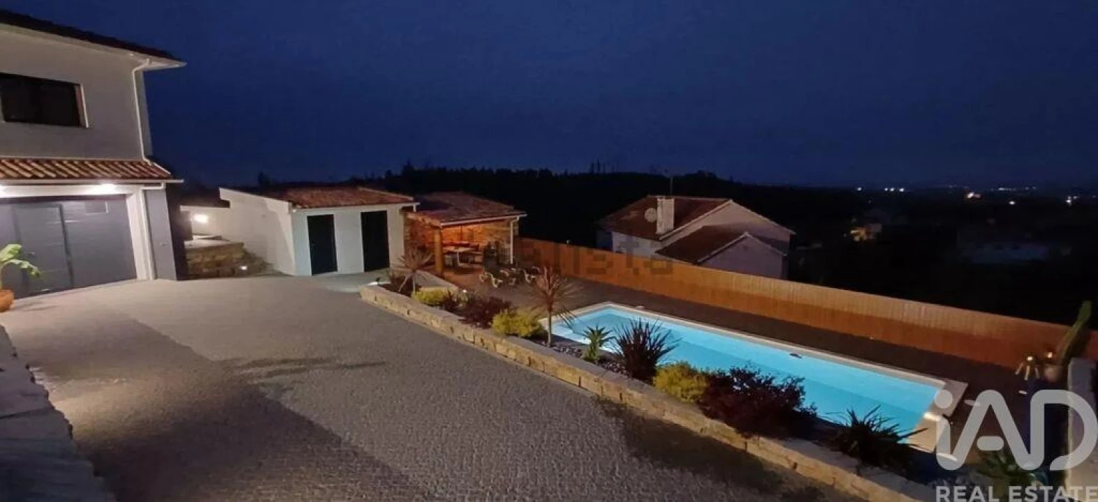 Moradia T3 para Venda em Colmeias e Memória Foto 4