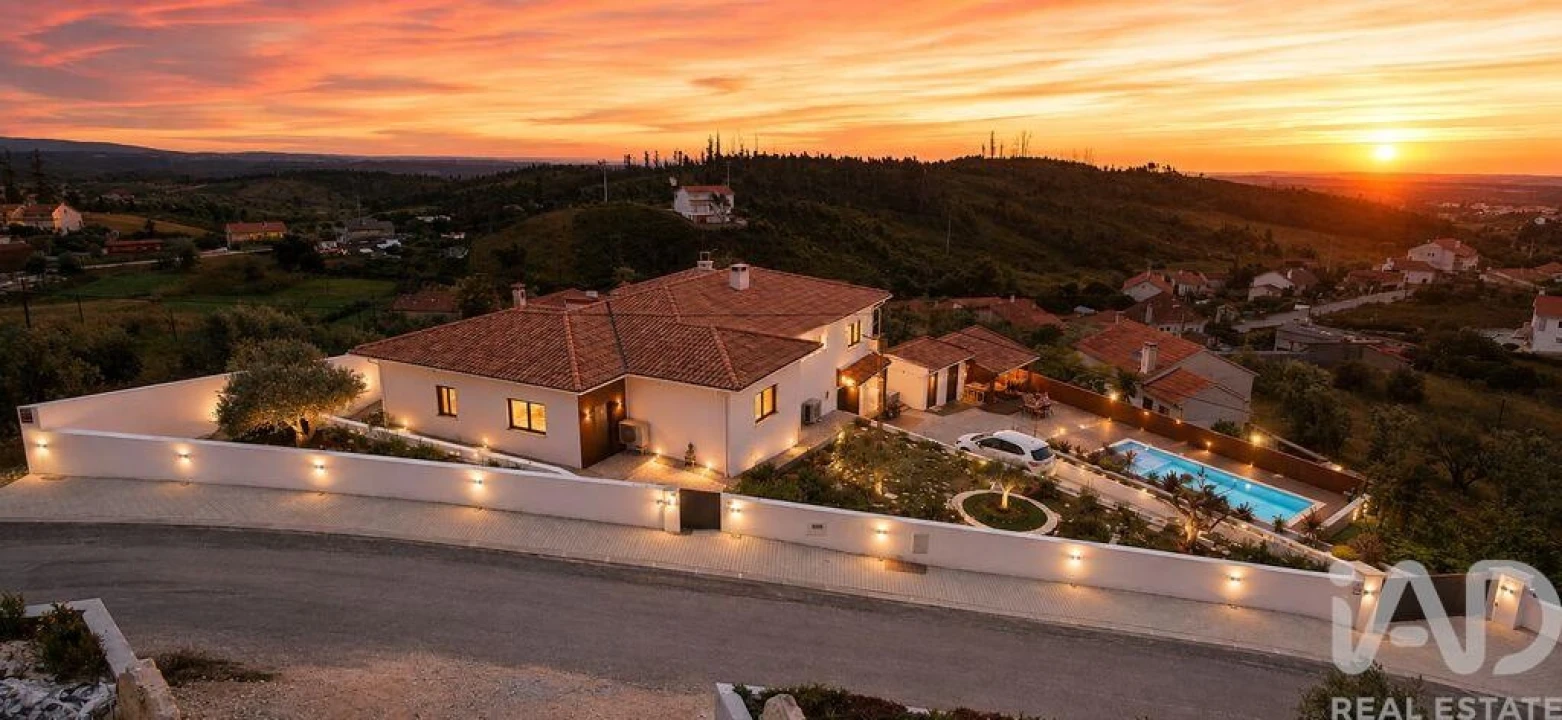 Moradia T3 para Venda em Colmeias e Memória Foto 1