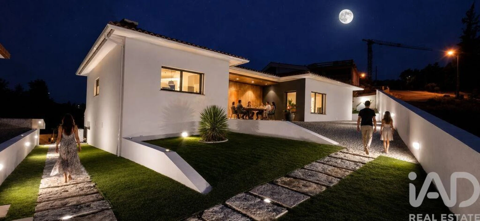 Moradia T3 para Venda em Colmeias e Memória Foto 3