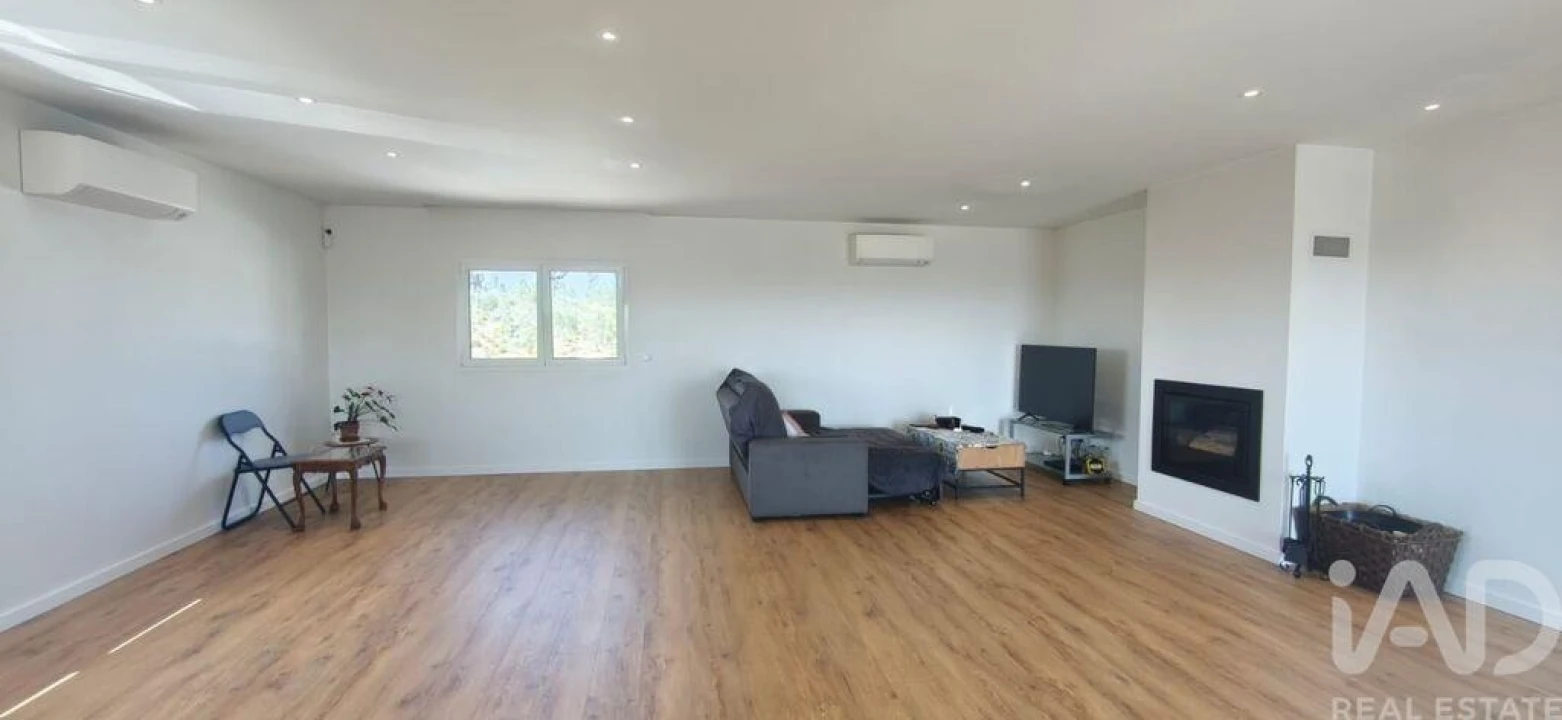 Moradia T3 para Venda em Colmeias e Memória Foto 4