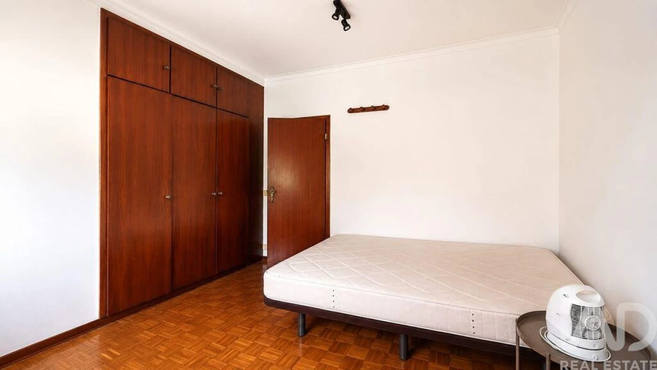Apartamento T2 para Venda em Santo Antonio dos Olivais Foto 28