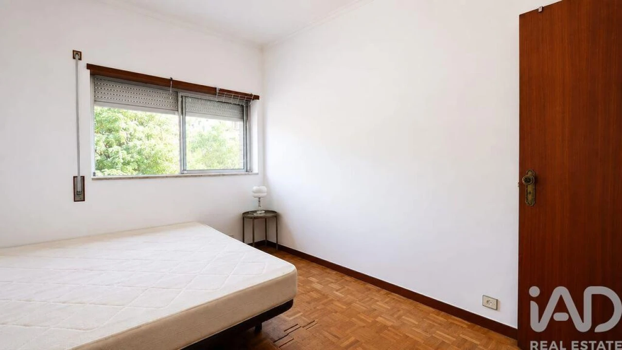 Apartamento T2 para Venda em Santo Antonio dos Olivais Foto 30