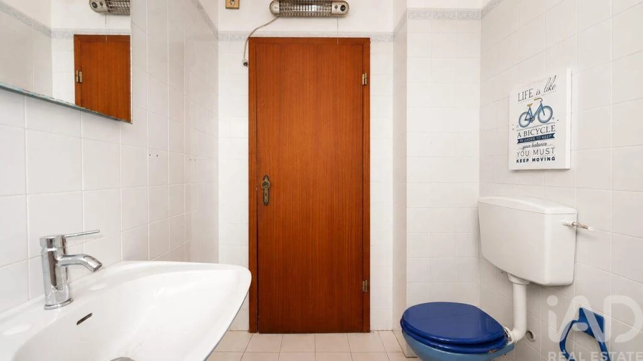 Apartamento T2 para Venda em Santo Antonio dos Olivais Foto 22