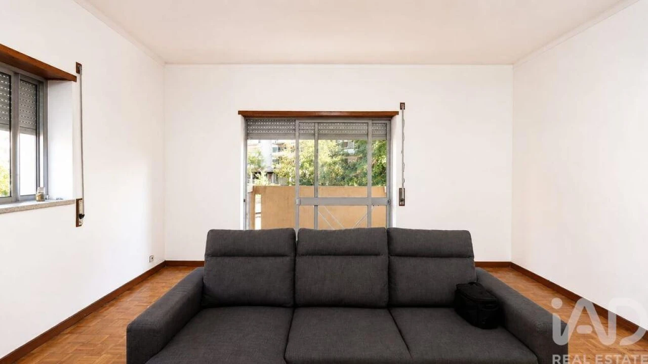 Apartamento T2 para Venda em Santo Antonio dos Olivais Foto 24