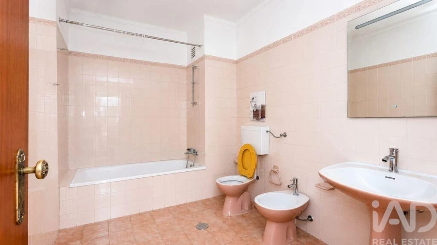 Apartamento T2 para Venda em Santo Antonio dos Olivais Foto 18