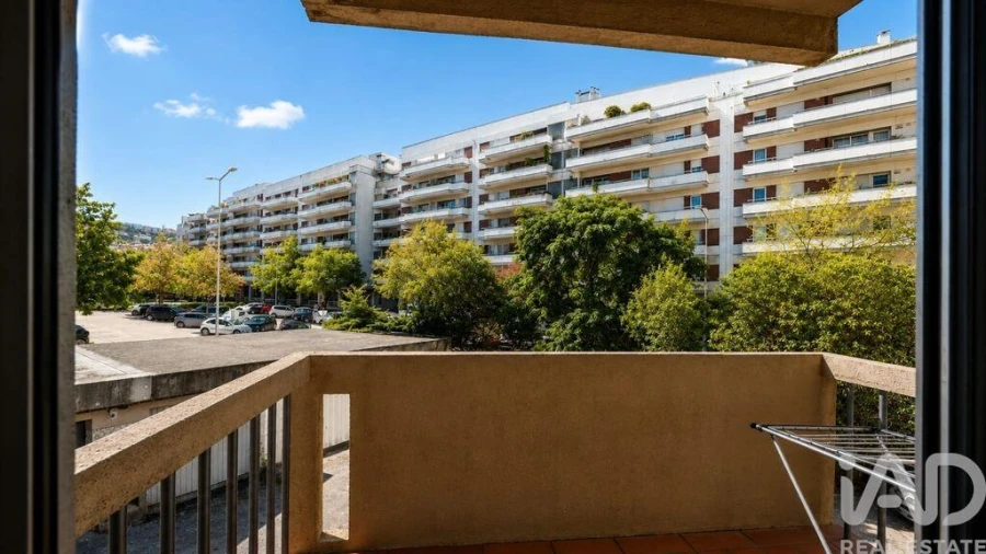 Apartamento T2 para Venda em Santo Antonio dos Olivais Foto 32