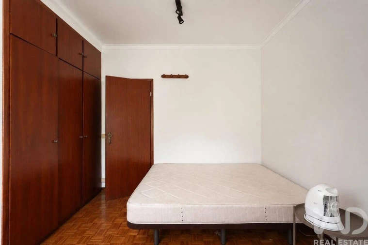 Apartamento T2 para Venda em Santo Antonio dos Olivais Foto 12