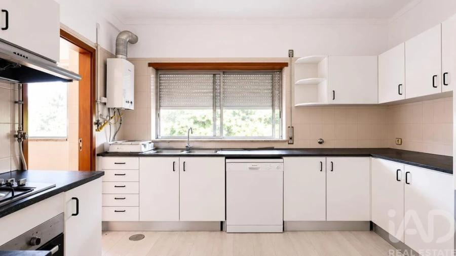 Apartamento T2 para Venda em Santo Antonio dos Olivais Foto 2