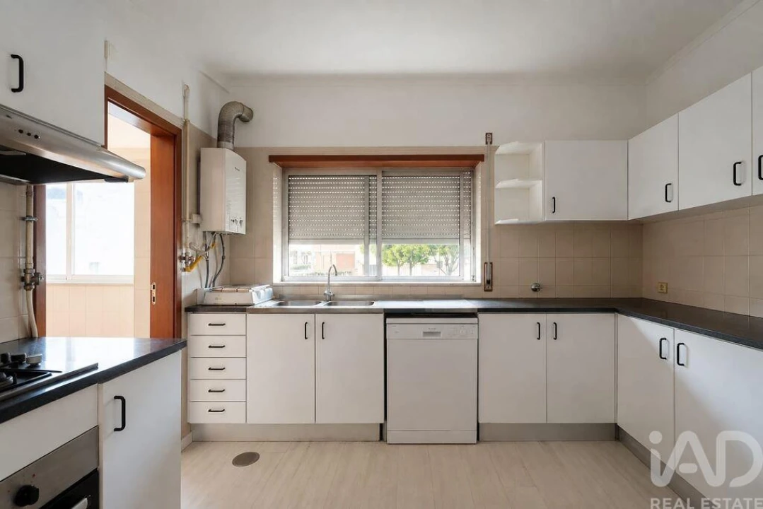 Apartamento T2 para Venda em Santo Antonio dos Olivais Foto 33