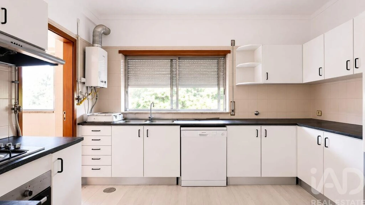 Apartamento T2 para Venda em Santo Antonio dos Olivais Foto 2