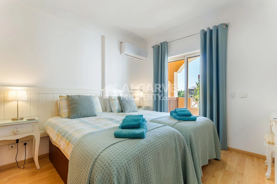 Apartamento T2 para Venda em Quarteira Foto 5
