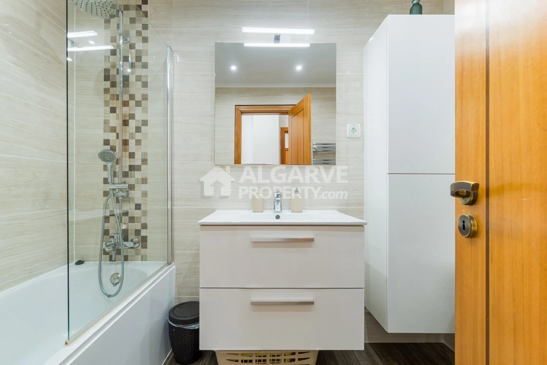 Apartamento T2 para Venda em Quarteira Foto 24
