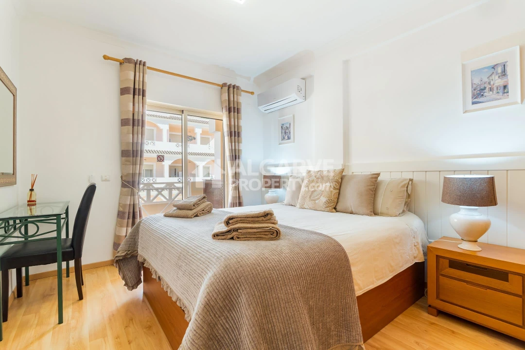 Apartamento T2 para Venda em Quarteira Foto 3