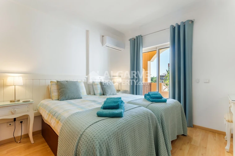 Apartamento T2 para Venda em Quarteira Foto 5