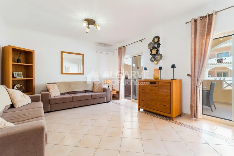 Apartamento T2 para Venda em Quarteira Foto 2