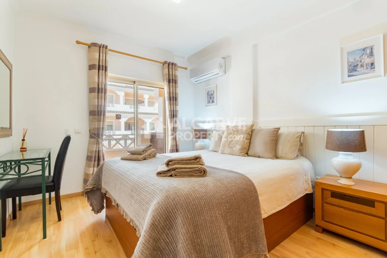 Apartamento T2 para Venda em Quarteira Foto 3